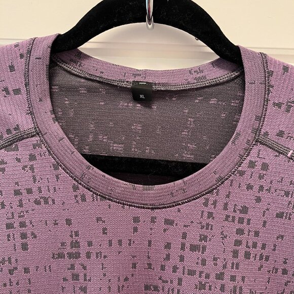 Lululemon Purple Gradient Tech T-Shirt - Picture 3 of 4
